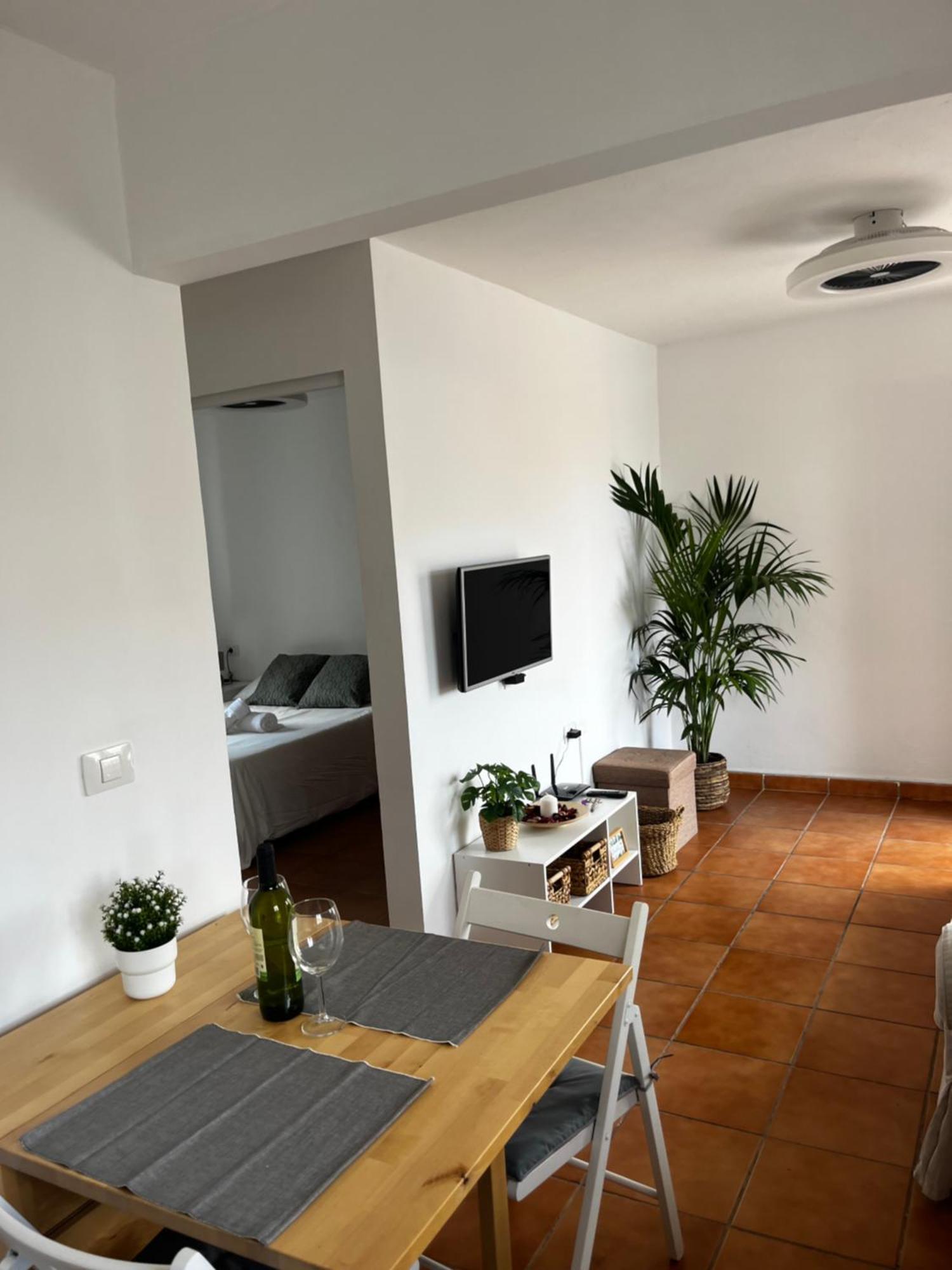 2 Bedroom Apartments Los Cristianos Beach Tenerife Tamaragua 阿罗纳 外观 照片